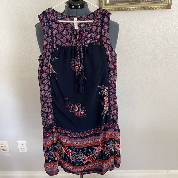Xhilaration size XS , sleeveless dress , beautiful flowers and pattern - Picture 1 of 5